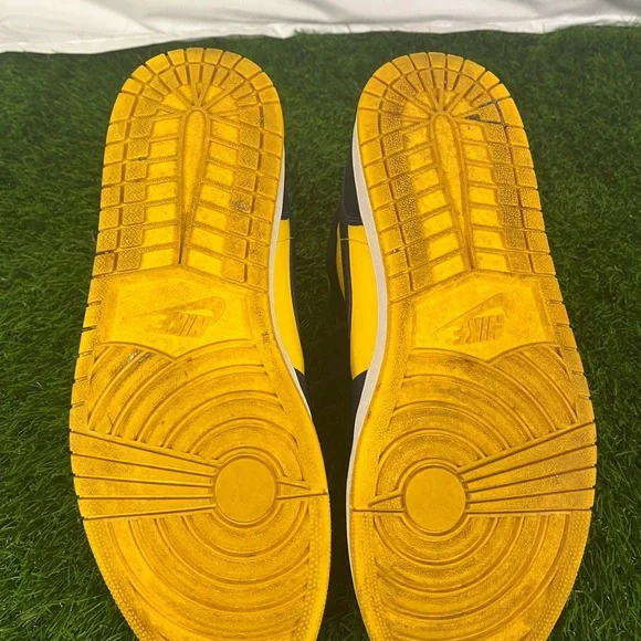 DEADSTOCK Air Jordan 1 Mid Michigan Wolverines Size 12 Yellow Navy Blue - Picture 8 of 16